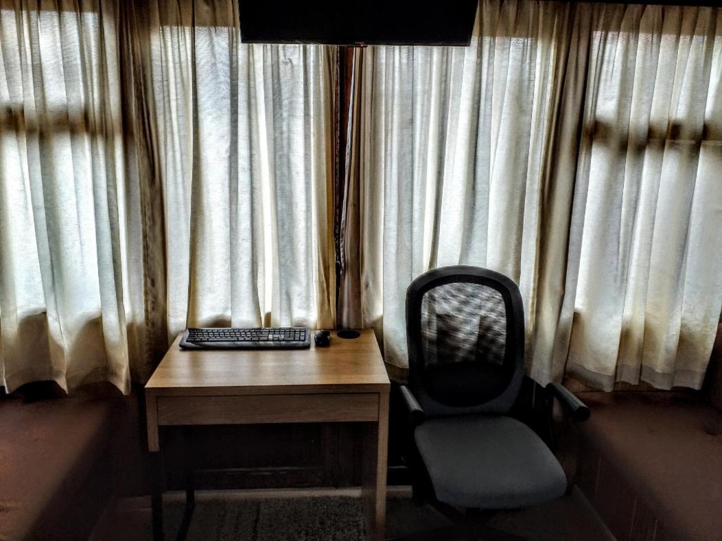 Two Rooms Rustic House - Self Check-In ブカレスト エクステリア 写真