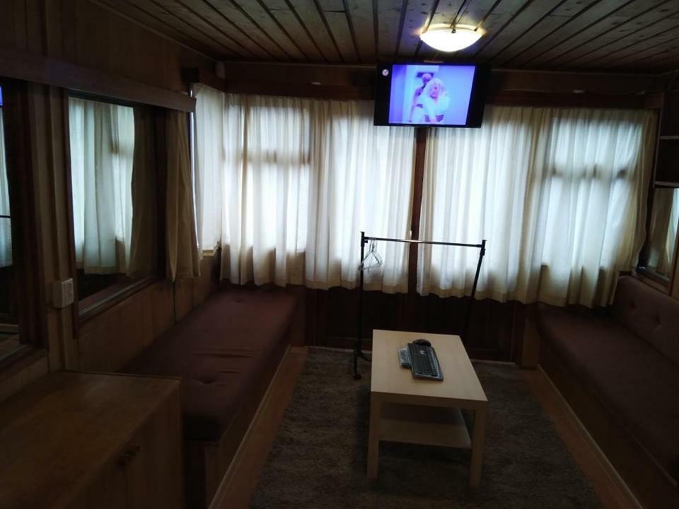 Two Rooms Rustic House - Self Check-In ブカレスト エクステリア 写真