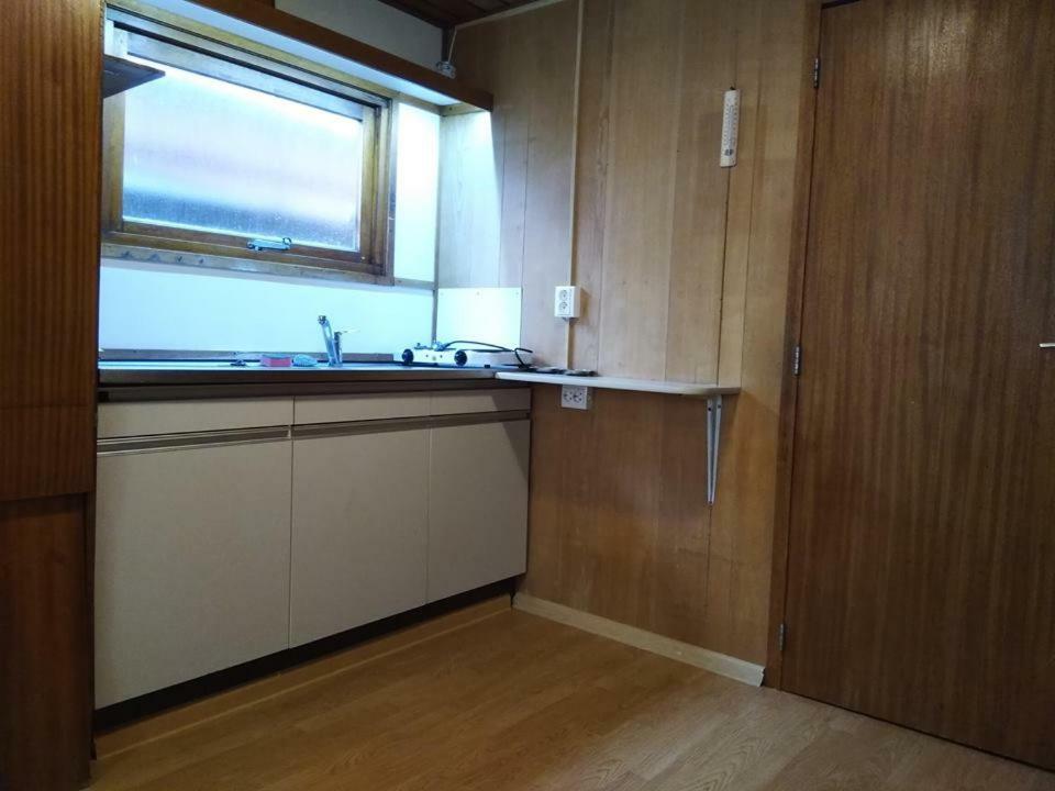 Two Rooms Rustic House - Self Check-In ブカレスト エクステリア 写真