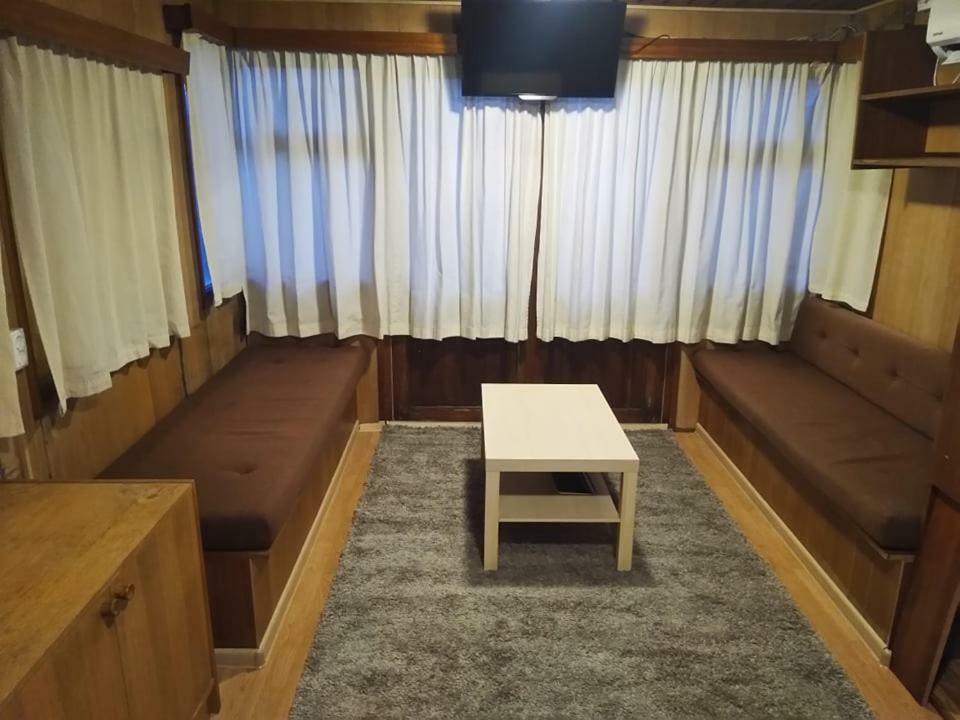 Two Rooms Rustic House - Self Check-In ブカレスト エクステリア 写真